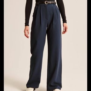 Abercrombie Sloane Tailored Pant in Navy 29 Short